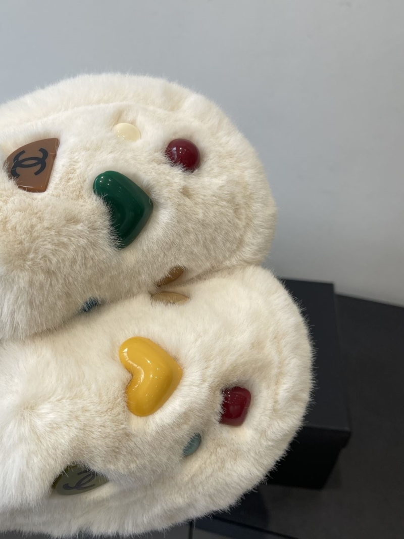 Ch**el slippers